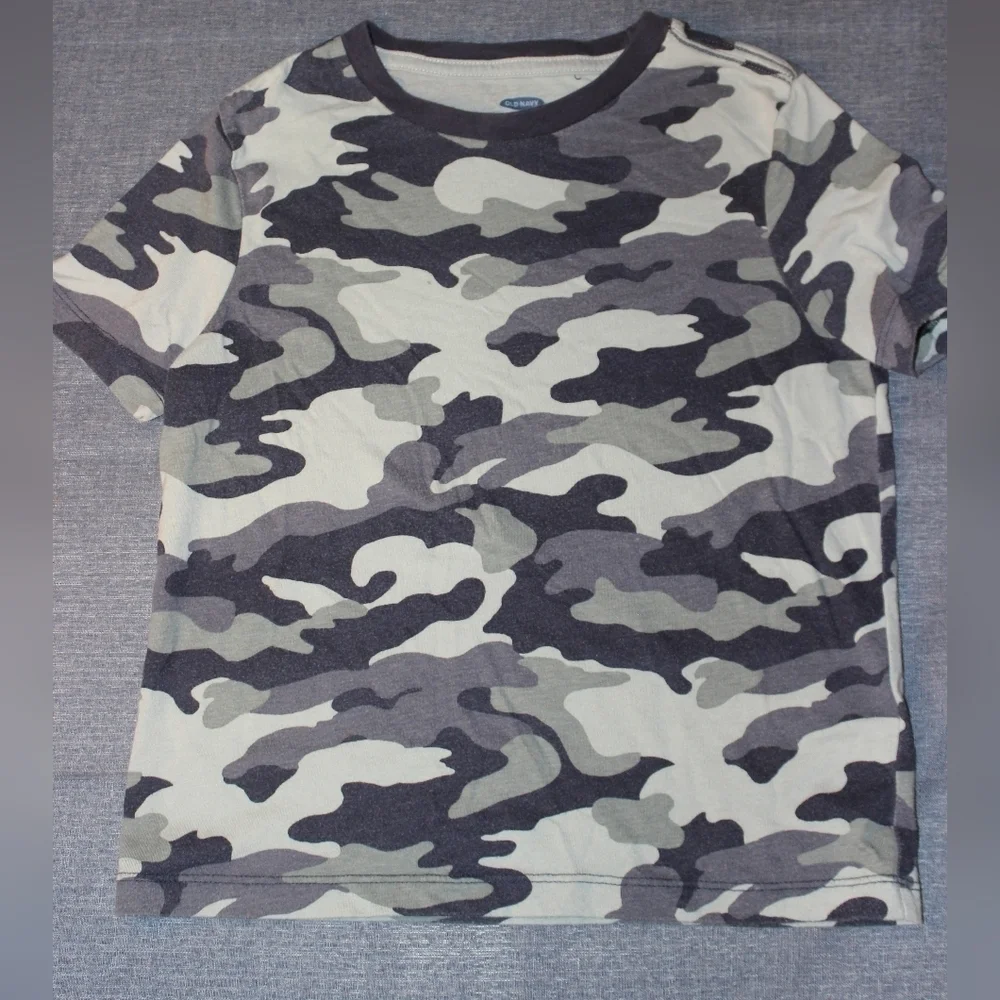 OLD Navy Boys Short Sleeves Tshirt Camouflage and Stripes Bundle